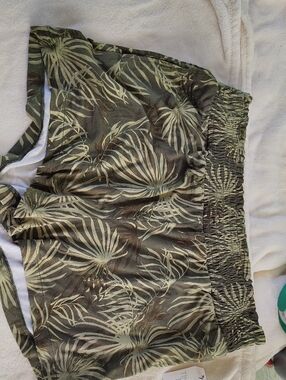 Time and Tru Olive Green and Cream Smocked Waist Skirt 1411